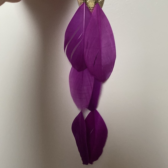 🆕Extra long 3 Purple Feather 🪶 Fish hook Earrings - Picture 3 of 4